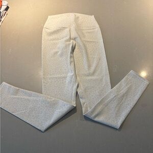 ALO Yoga womens Leopard Print Leggings